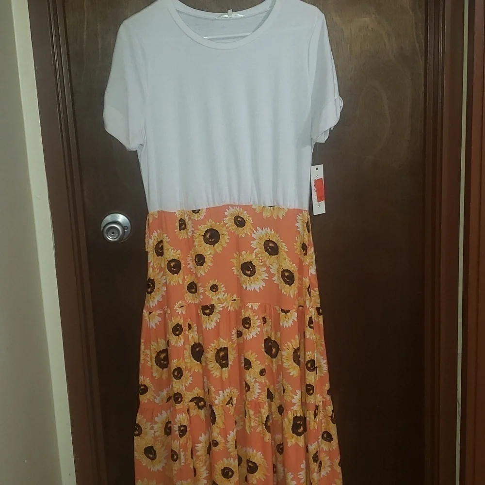 Madison and Hudson size L sunflower dress causal